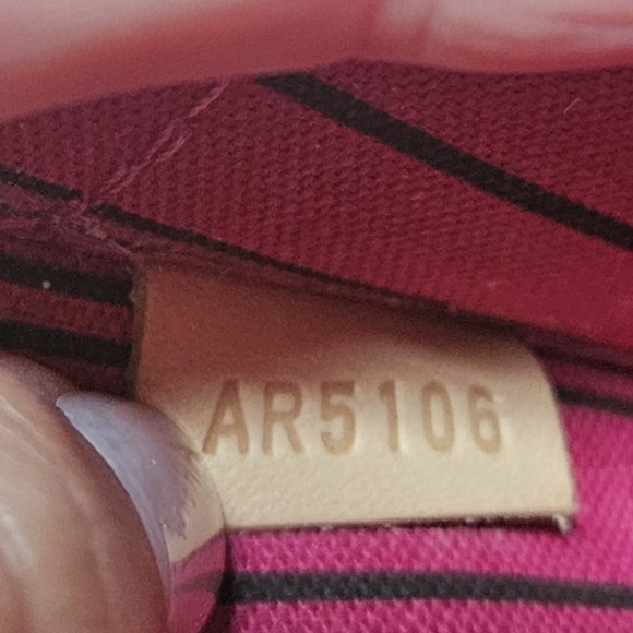 EUC LOUIS VUITTON MONOGRAM POUCHETTE for Neverfull MM - Picture 5 of 9